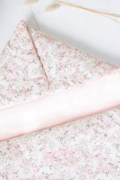 Kız Bebek Ana Kucağı Jardin Hivernal