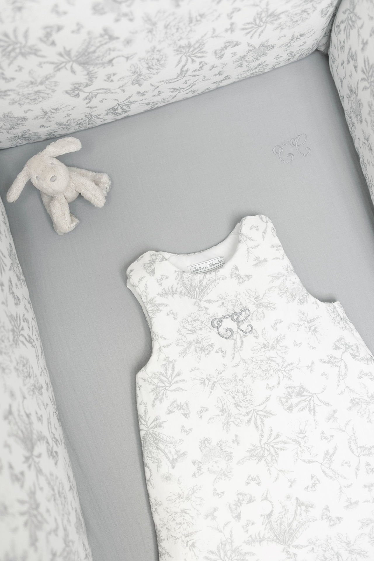 Yatak Çevresi Toile de Jouy Gris