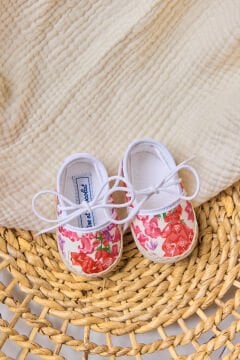 Kız Bebek Çiçek Desenli Patik