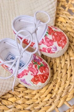 Kız Bebek Çiçek Desenli Patik