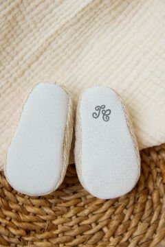 Kız Bebek Çiçek Desenli Patik