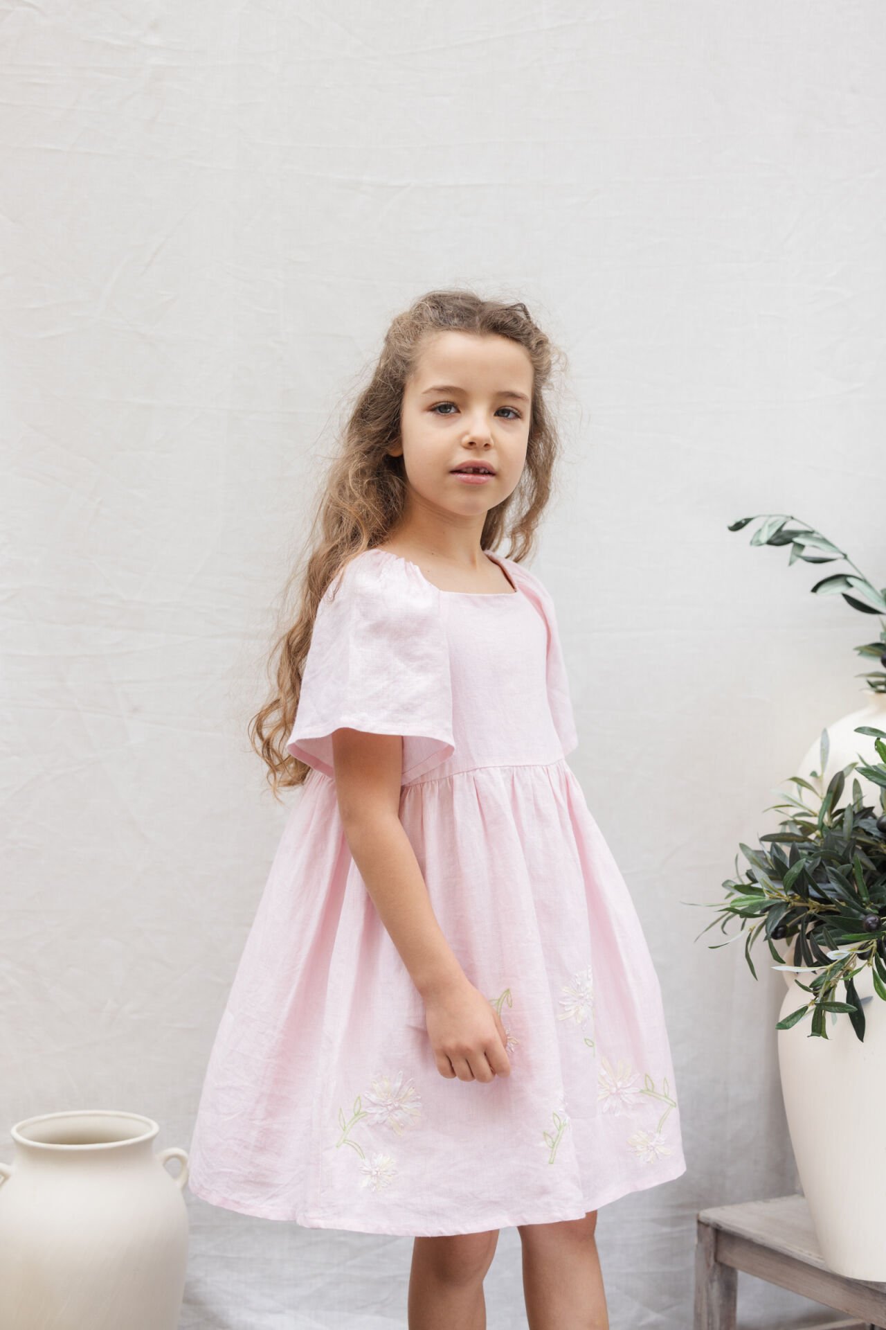 Kız Çocuk Pembe Nakışlı Keten Elbise